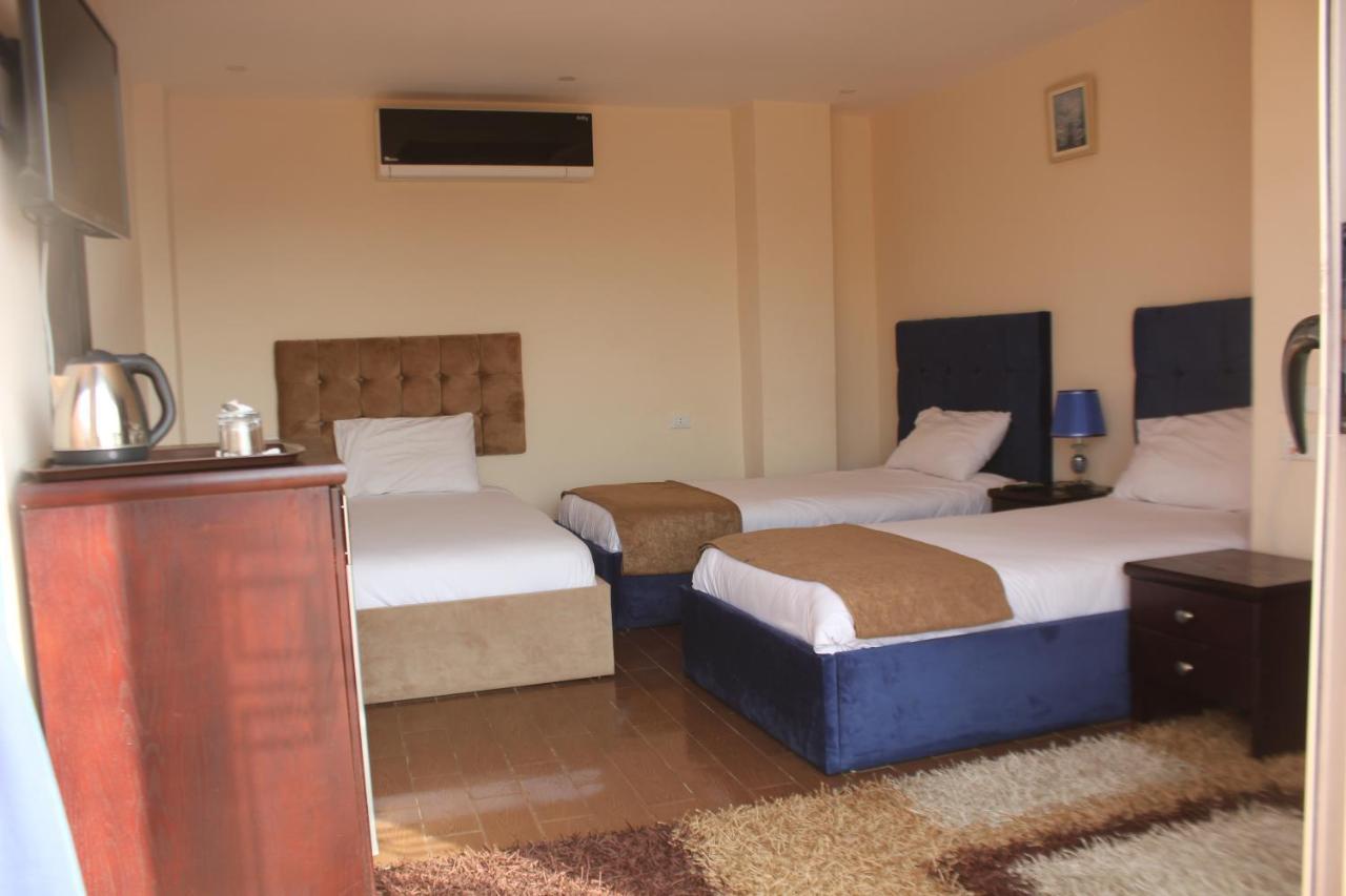 Golden Pyramids View Guest House Kafret el-Gabal Eksteriør bilde